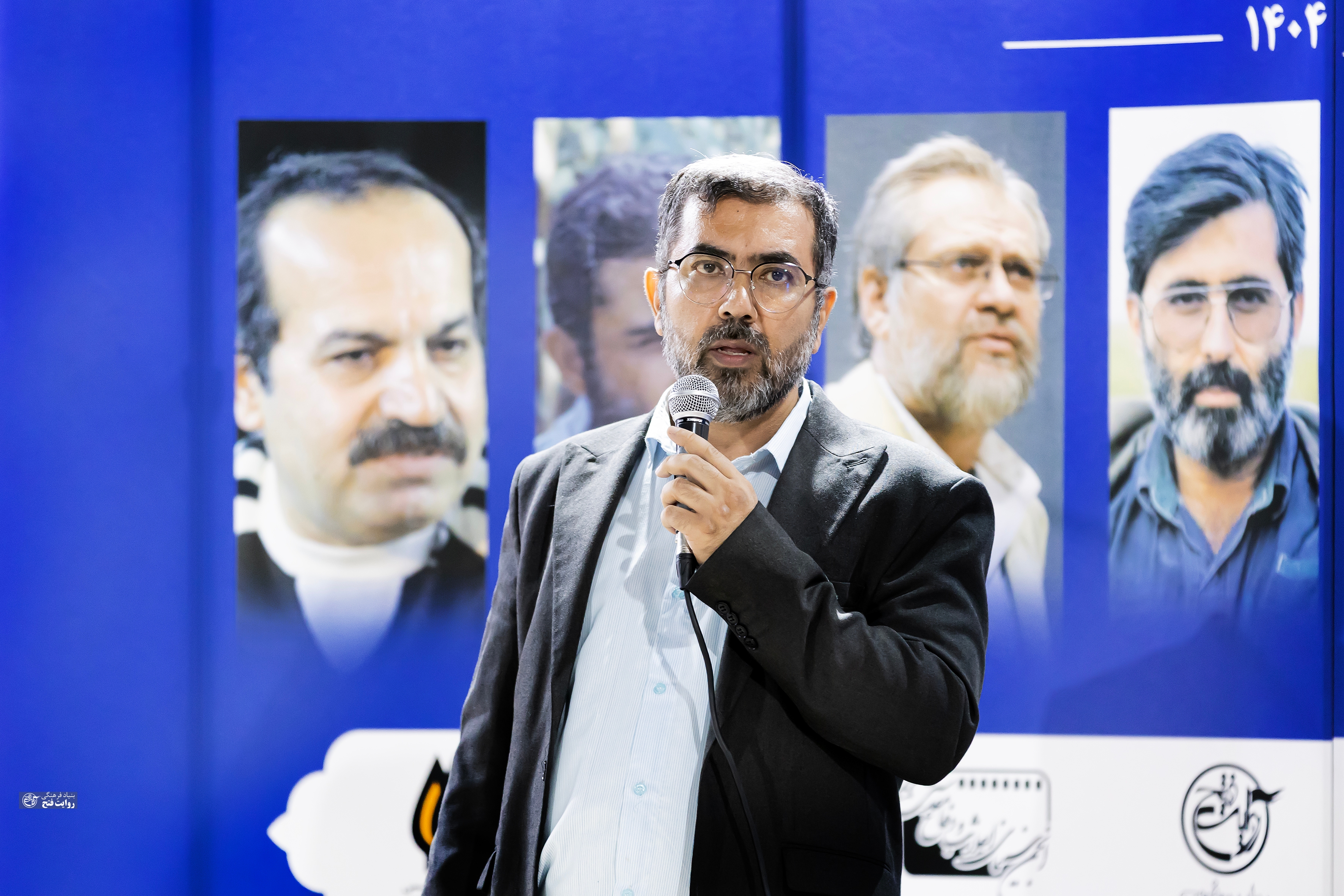 گردهمایی صمیمانه نویسندگان انتشارات روایت فتح